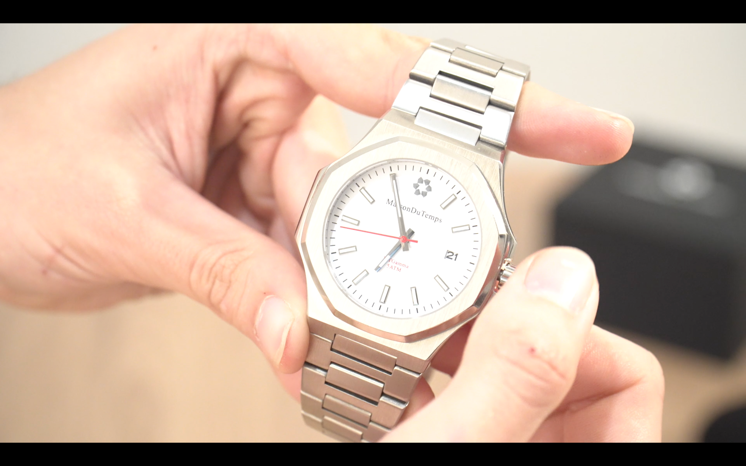 Mise à l'heure montre homme Quartz 